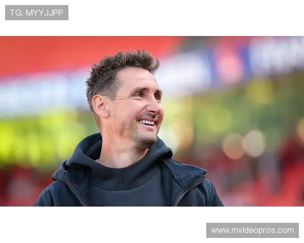 鲁梅尼格称克洛泽具备应变能力希望纽伦堡给予更多时间与信任 鲁梅尼格称克洛泽具备应变能力希望纽伦堡给予更多时间与信任